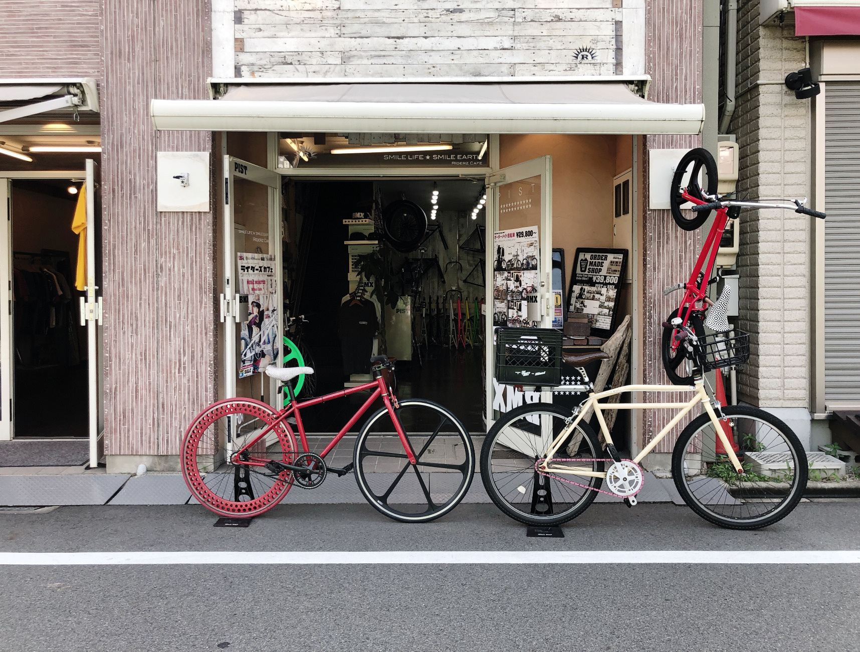 宇宙で1台だけ の自転車を手に入れよう 名古屋 大須 ライダーズカフェ 大須店 住 Spymaster Fam